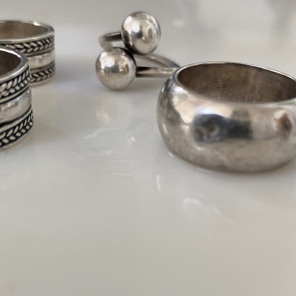 4 Different Sizes Silver Rings - image 4